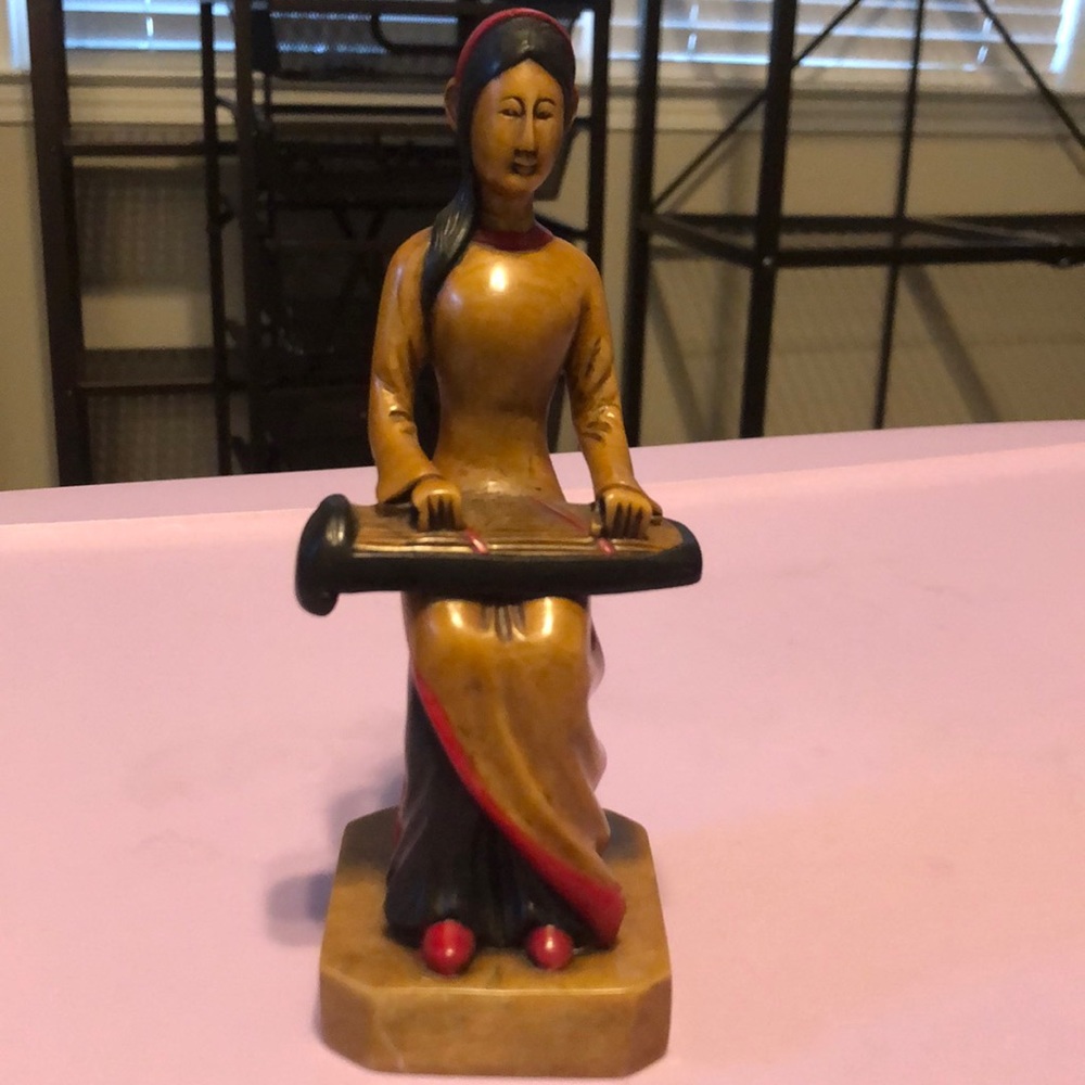 😊 VTG Hand carved marble, Vietnamese musician, very rare very pretty💗 NEW